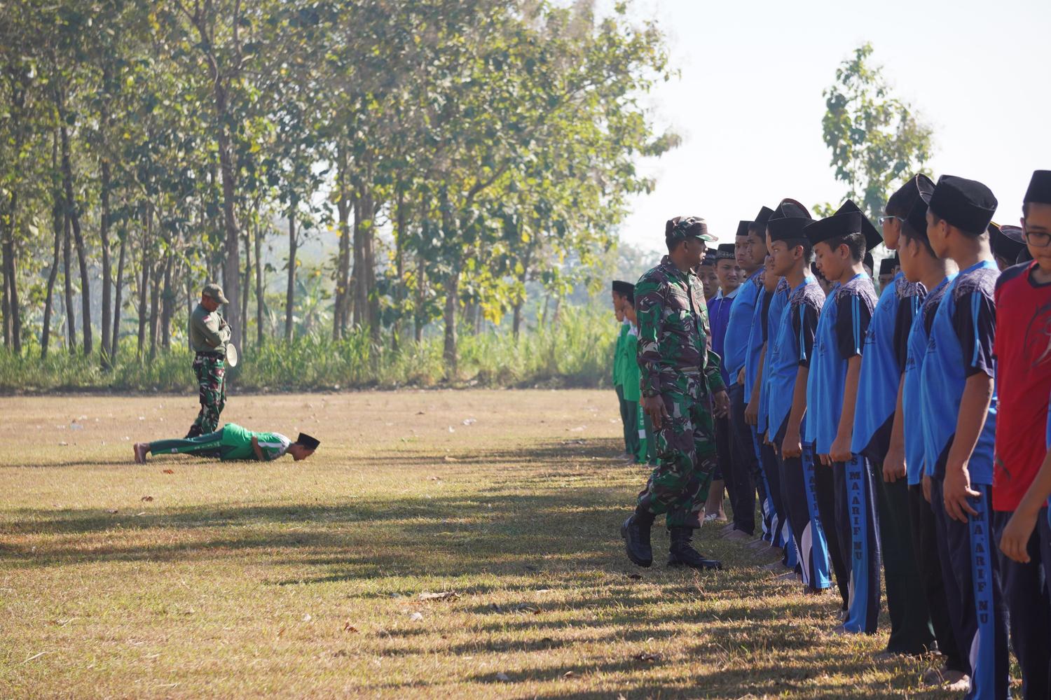Digembleng Prajurit TNI, Ratusan Santri PP Nurus Salam Lodoyo Ikuti Latihan Bela Negara | Nusalodoyo