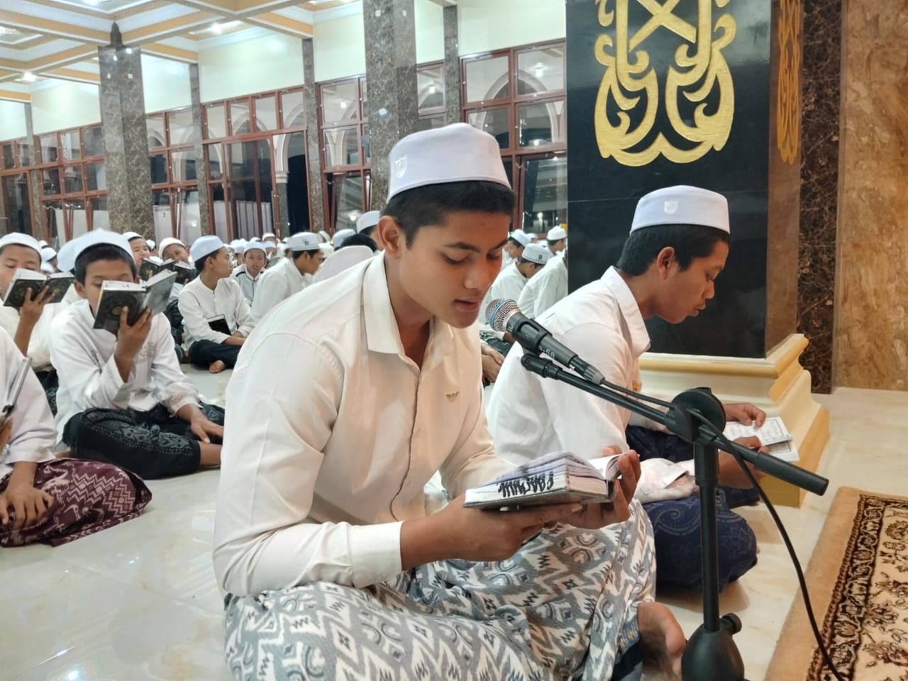 Gelar Malam Tasyakur Kemerdekaan, Santri PP Nurus Salam Lodoyo Lantunkan Yasin, Tahlil, dan Istighotsah | Nusalodoyo